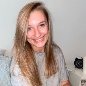 Meet your Posher, Kayla